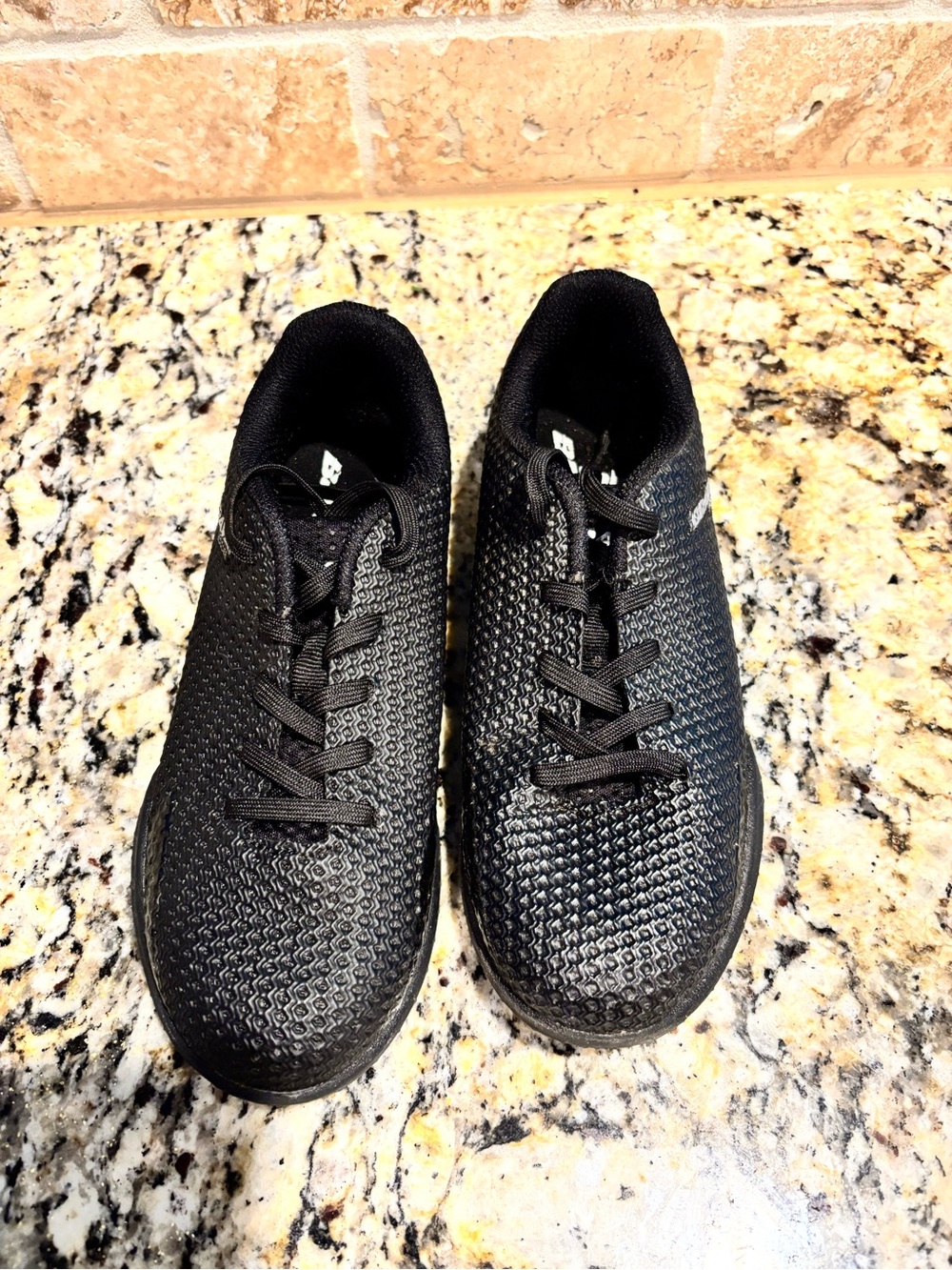 Boys Brava Indoor Soccer Cleats size 2.5D